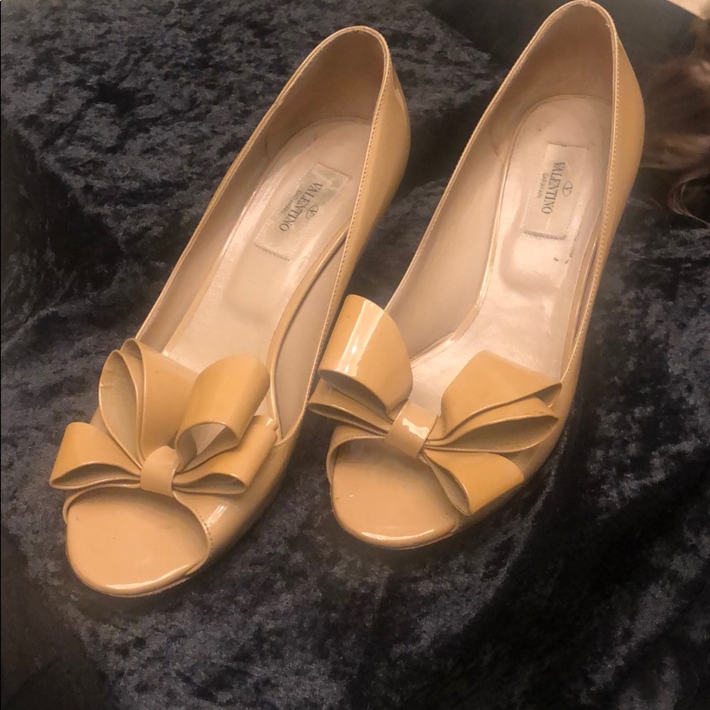 Valentino kitten heel with bow